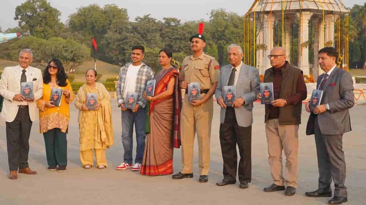 Kashmir in the Line of Fire: मेजर जनरल महाजन ने अपनी नई किताब में साझा की कश्मीर के जाबांजों की अनसुनी दास्तानें 1 Kashmir in the Line of Fire Book Launch