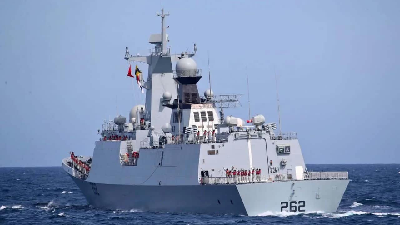 Tughril vs Nilgiri Class: पाक नेवी में चीन की ‘स्विस आर्मी नाइफ’ फ्रिगेट्स, तुघरिल के सामने भारत का नीलगिरी, कौन है ज्यादा ताकतवर? 1 PNS Tughril Class