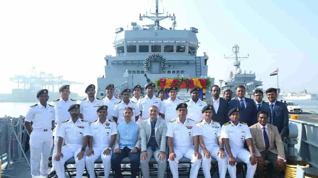 Anjadip ASW: उथले समुद्र में दुश्मन पनडुब्बियों की अब खैर नहीं, भारत में बना तीसरा एंटी-सबमरीन जहाज नौसेना को सौंपा 2 Anjadip ASW Shallow Water Craft