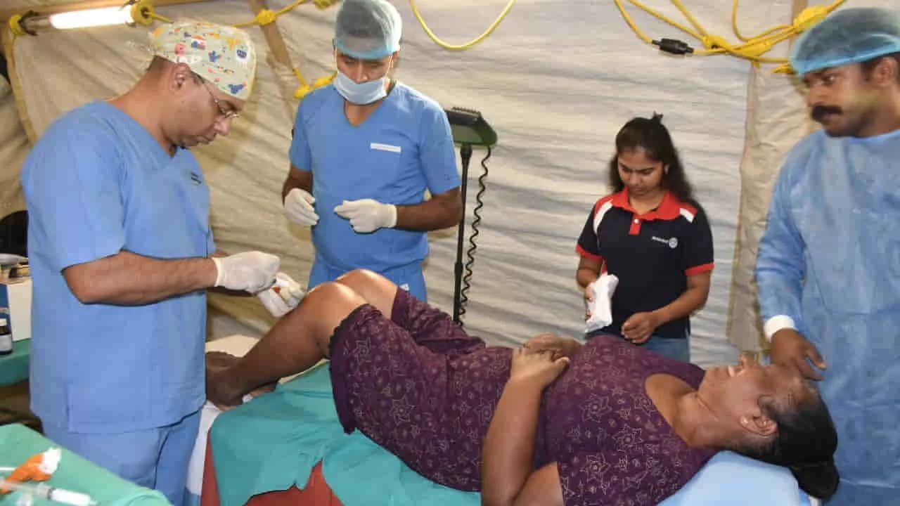 Indian Army Op Sagar Bandhu: श्रीलंका में बाढ़ के बीच भारतीय सेना बनी मददगार, तैयार किया फुल फील्ड हॉस्पिटल, 5000 से ज्यादा मरीजों का किया इलाज 1 Indian Army Op Sagar Bandhu