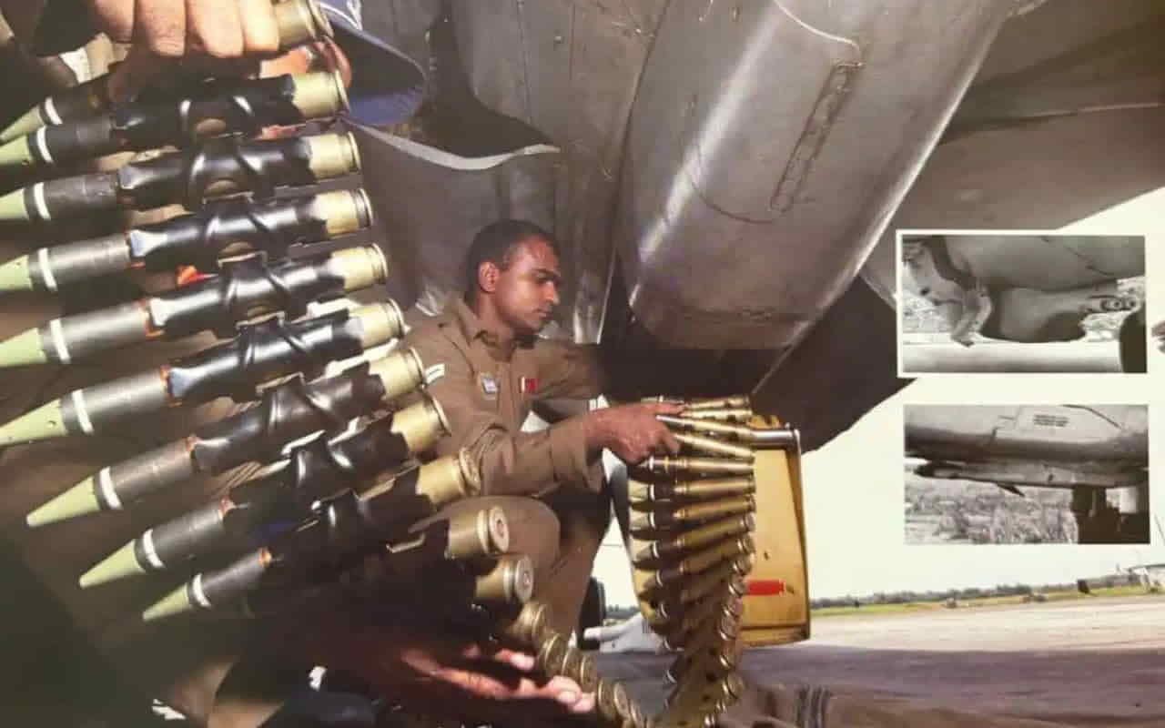 MiG-21 Gun Troubles: शुरूआती मिग-21 थे ‘गनलेस जेट’, पढ़ें कैसे भारतीय वायु सेना ने 'जुगाड़' से इंटरसेप्टर को बनाया डॉगफाइटर 2 MiG-21 Gun Troubles