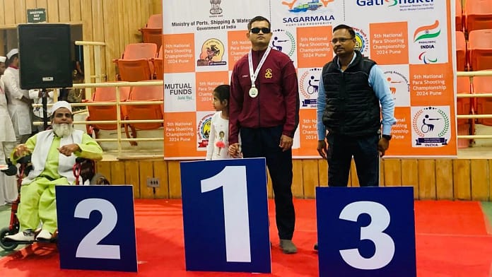 Indian Army: Vision-Impaired Officer Lt Col C Dwarakesh Wins Gold Medal in 10m Air Rifle VIP Category, Sets National Record Indian Army: Vision-Impaired Officer Lt Col C Dwarakesh Wins Gold Medal in 10m Air Rifle VIP Category, Sets National Record