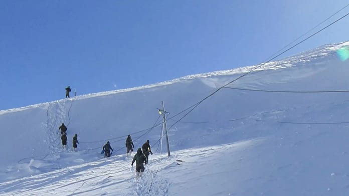Fire Fury Corps: Optical Fiber Connectivity Now Reached Siachen & DBO's Snowy Heights; A Historic Feat by Fire Fury Corps Signallers Fire Fury Corps: Optical Fiber Connectivity Now Reached Siachen & DBO's Snowy Heights; A Historic Feat by Fire Fury Corps Signallers