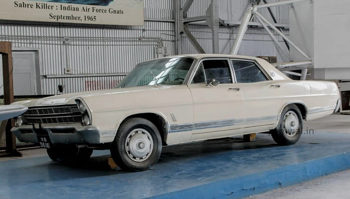 Air Force Day 2025 पर इस शानदार एतिहासिक कार से हिंडन एयर बेस पहुंचे एयरफोर्स चीफ, रजिस्ट्रेशन नंबर भी है बेहद खास 1 Indian Air Force Day 2025: IAF Chief AP Singh Arrives in Historic 1967 Ford Car