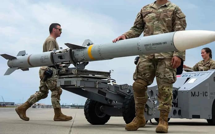 AIM-120 AMRAAM Missiles To Pakistan AIM-120 AMRAAM Missiles To Pakistan: How India’s Astra Mk2 & Gandiva Counter “MiG-21 Killer” Threat