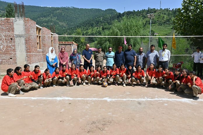 Jammu-Kashmir: Indian Army Coaching Empowers Girls in Volleyball, to Represent the State in National Tournament. Jammu-Kashmir: Indian Army Coaching Empowers Girls in Volleyball, to Represent the State in National Tournament.