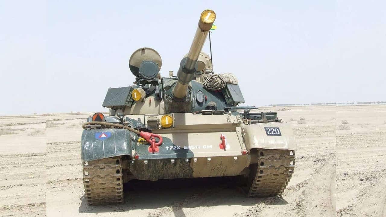 T-72 और T-90 टैंकों के दौर में आज भी भारतीय सेना के साथ है 1971 का हीरो T-55, आखिर क्यों खास है यह पुराना टैंक? 1 T-55 Tank Indian Army